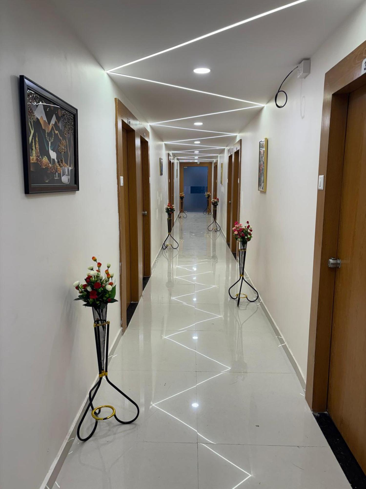 Hotel Mountain Bharuch Kültér fotó