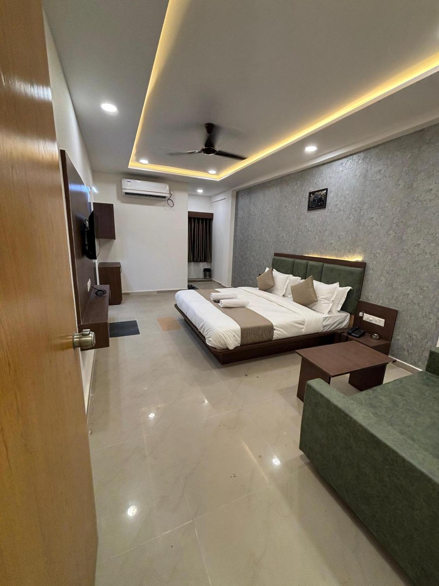 Hotel Mountain Bharuch Kültér fotó