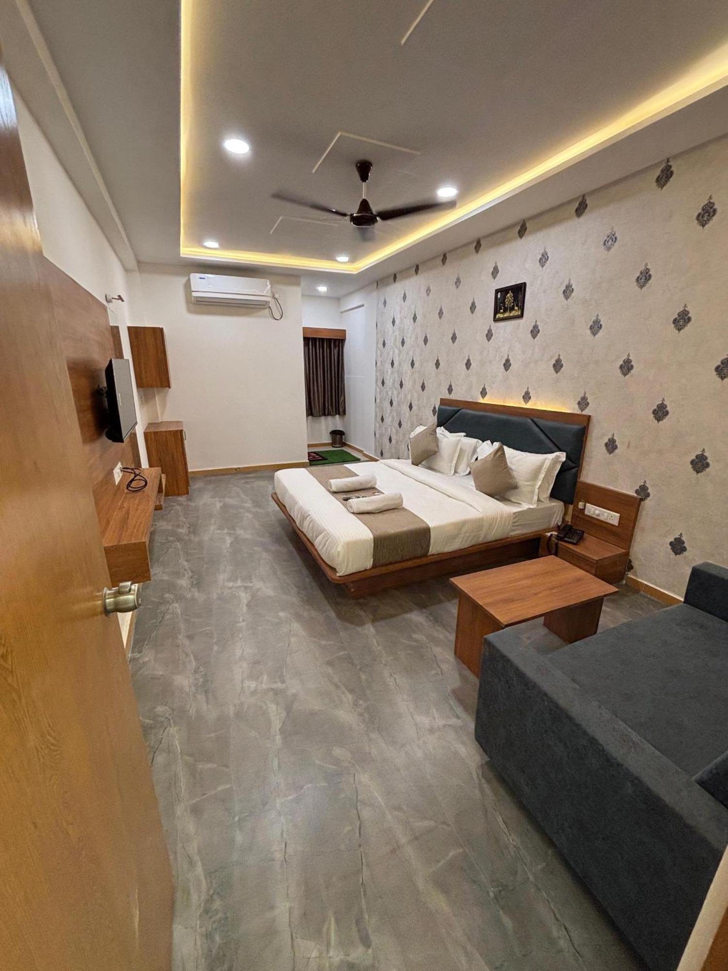 Hotel Mountain Bharuch Kültér fotó